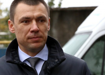 Як керівництво сервісцентрів МВС в Арабських Еміратах «працювало»: Миколу Рудика підозрюють в корупції