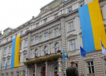 У березні керівництву ЛОВА нарахували в середньому по 62 тис. грн зарплати